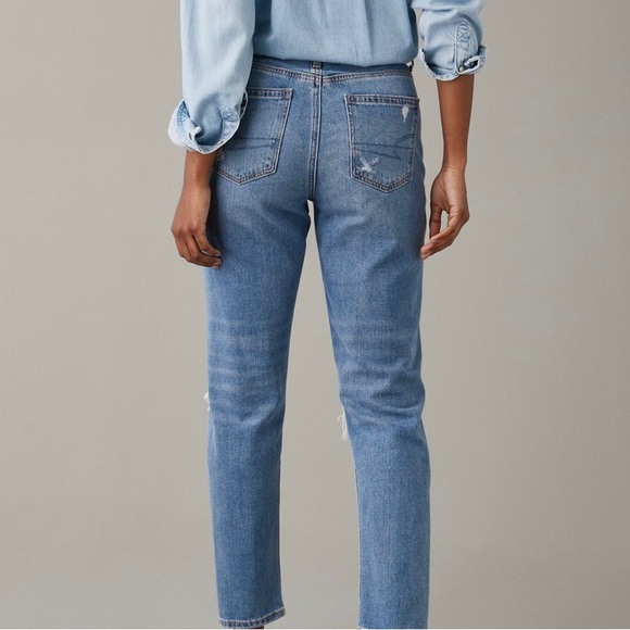 AE ripped mom jean, size 4 - Picture 4 of 6